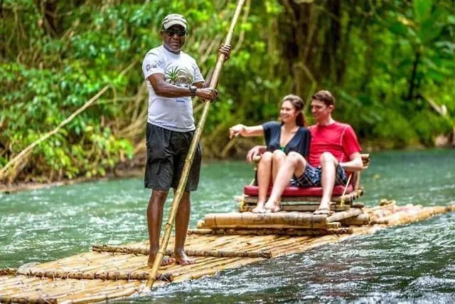 Montego Bay Bamboo Rafting & Hip Strip Shopping Sightseeing, kontakter